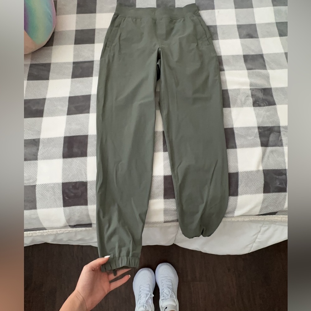 lululemon joggers
